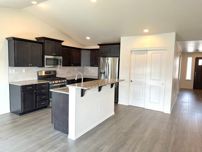 Foto del edificio - Newer 3-Bedroom in Middleton