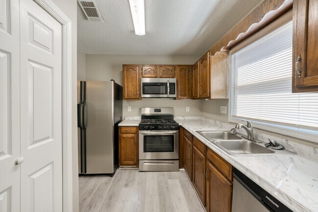 Foto del edificio - 878 Baltimore Pl SW