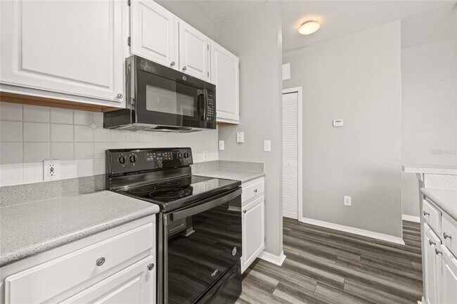 Foto del edificio - 5519 Legacy Crescent Pl