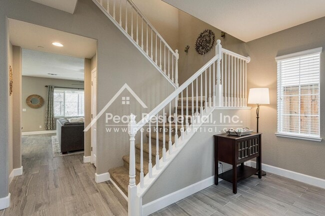 Foto del edificio - Beautiful Newer 4bd/3ba Folsom Home with 2...