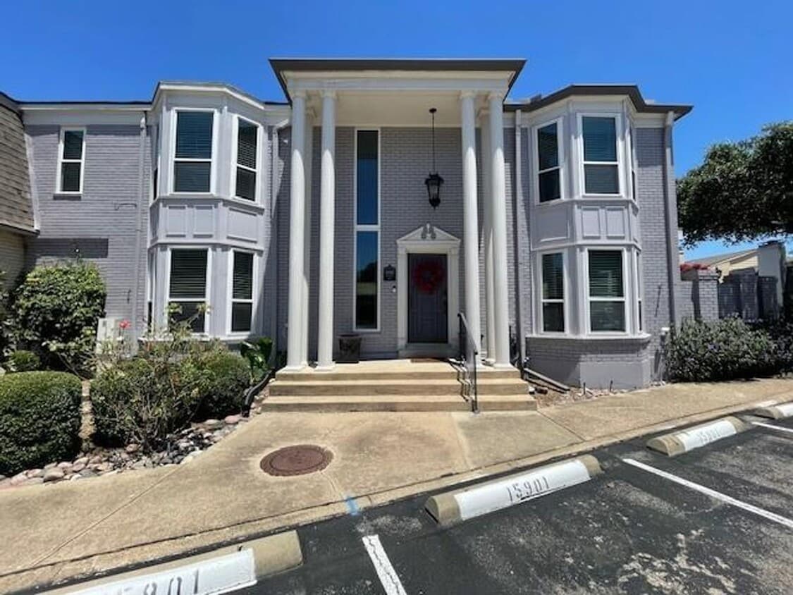 Photo - 15901 Archwood Lane Unit #1022