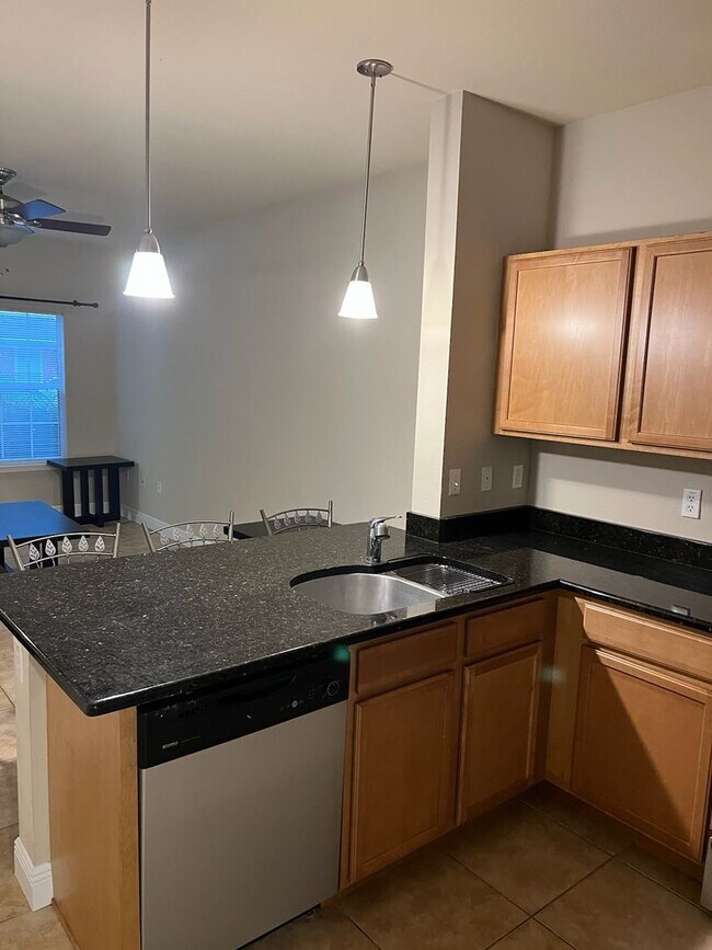 Foto del edificio - The Address That Has It All!  Chase Hollow Condominiums