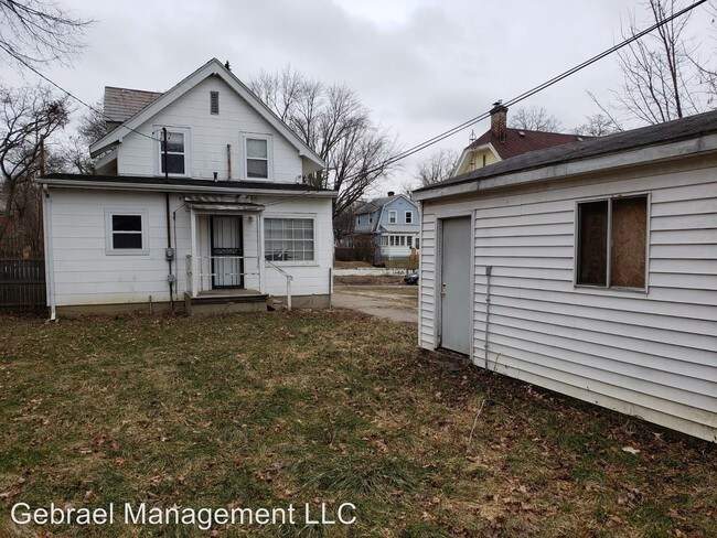Building Photo - 3 br, 2 bath House - 1907 Joliet St.