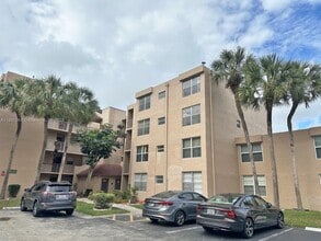Building Photo - 9430 Live Oak Pl