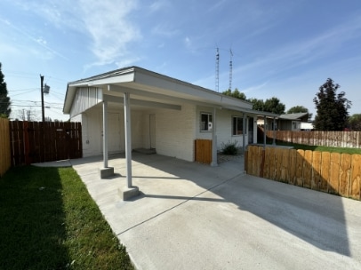 Building Photo - 609 S Ctr St