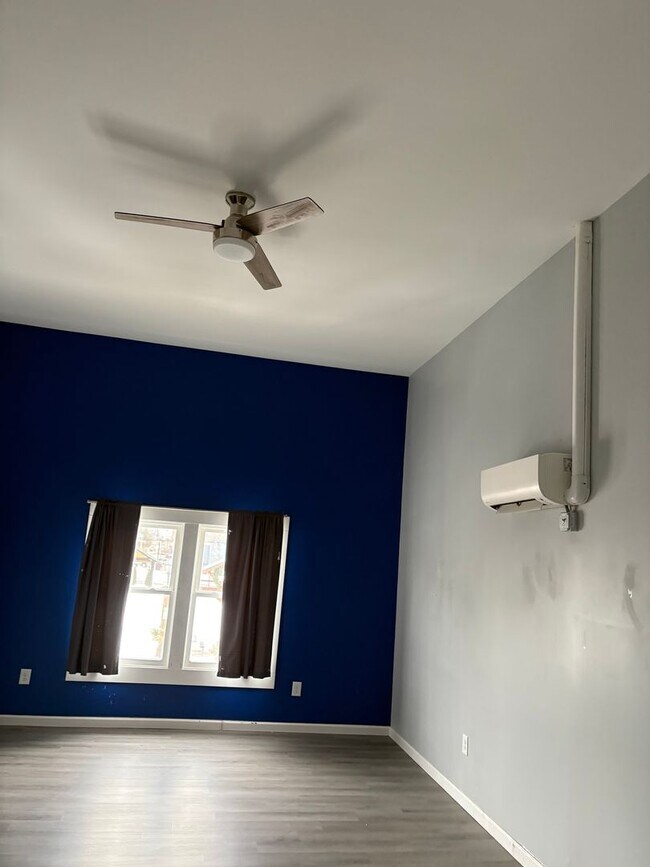 Foto del edificio - 153 S Main St