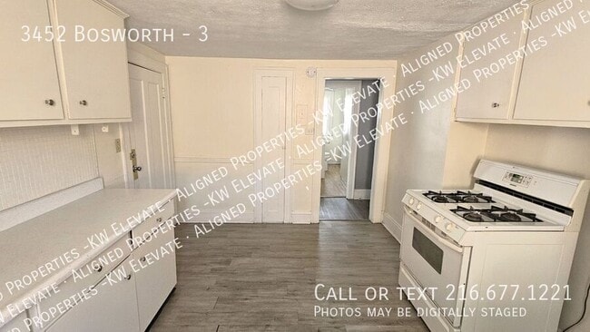 Building Photo - 3452 Bosworth-3