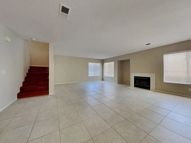 Building Photo - 38645 Annette Ave