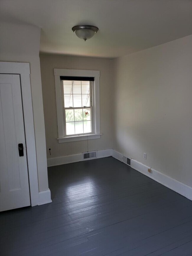 Foto del edificio - 158 Beechwood Dr