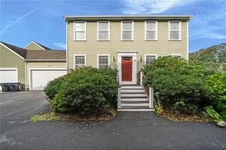 Building Photo - 20 Vanderbilt Ln