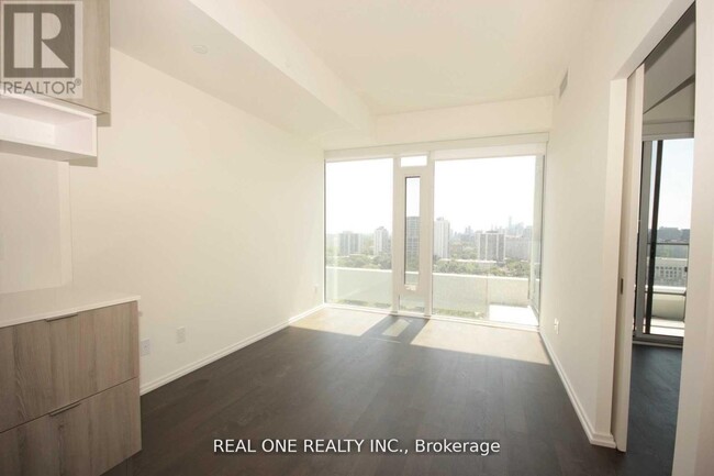 Building Photo - 5-2505 Soudan Ave