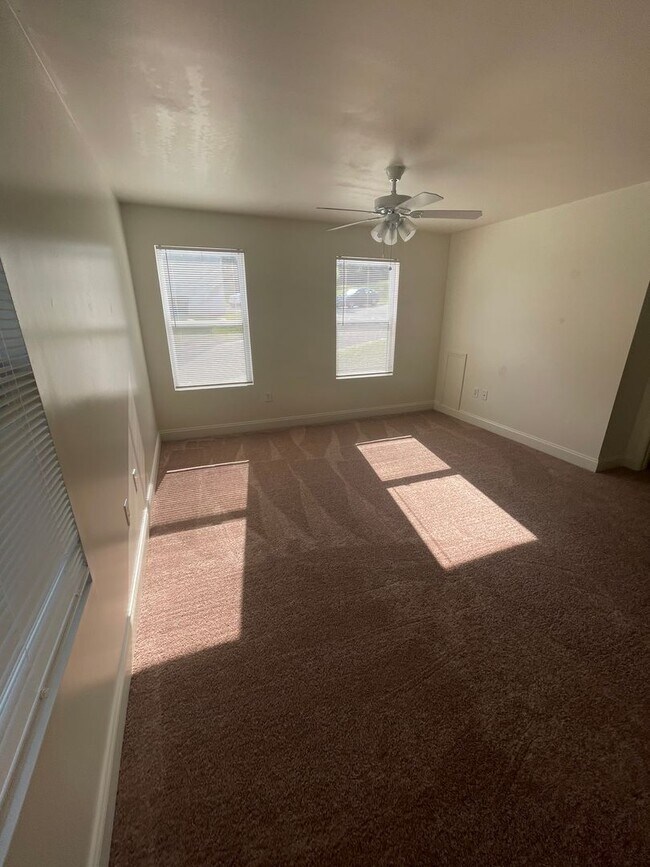 Foto del edificio - 3 Bedroom 3 Bath 1st Floor