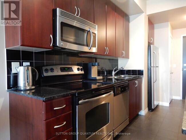 Building Photo - 225-1225 Webb Dr
