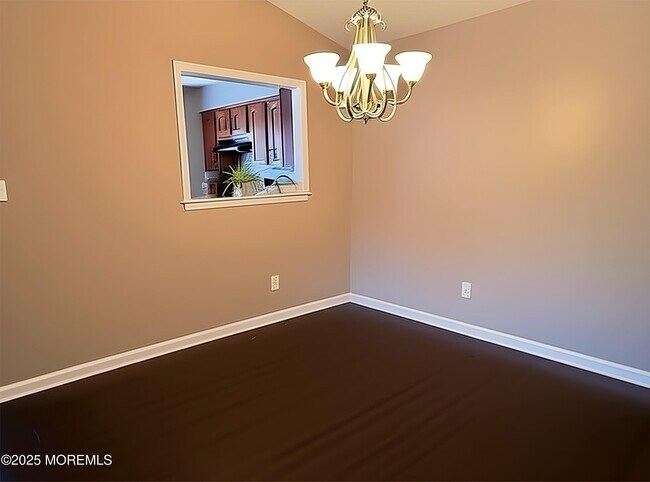 Building Photo - 312 Towne Dr