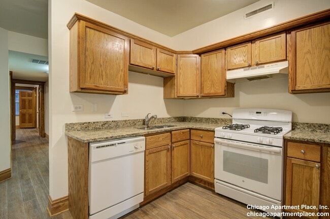 Foto del edificio - 1817 N Clybourn Ave