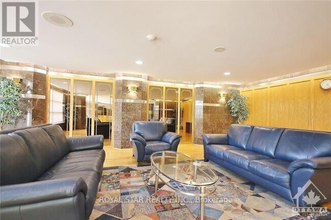 Building Photo - 2760 Carousel Crescent