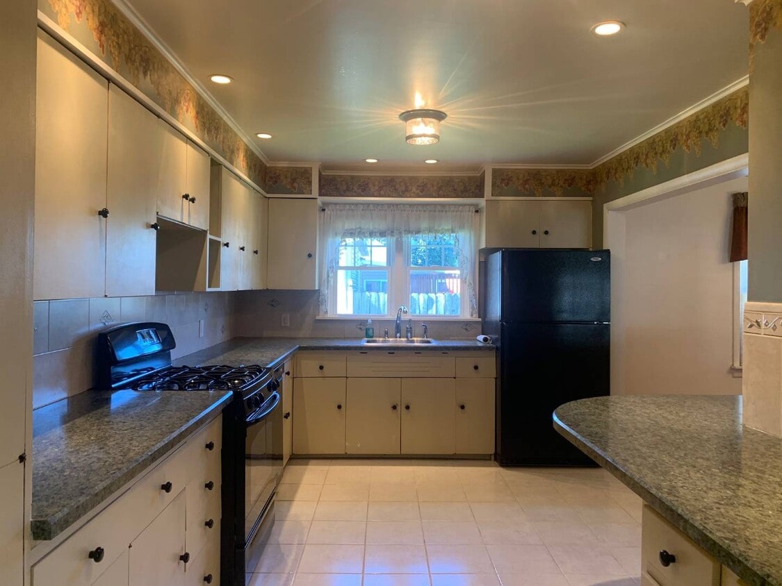 2649 Edgewood Ave, Rotterdam, NY 12306 House Rental in Rotterdam, NY