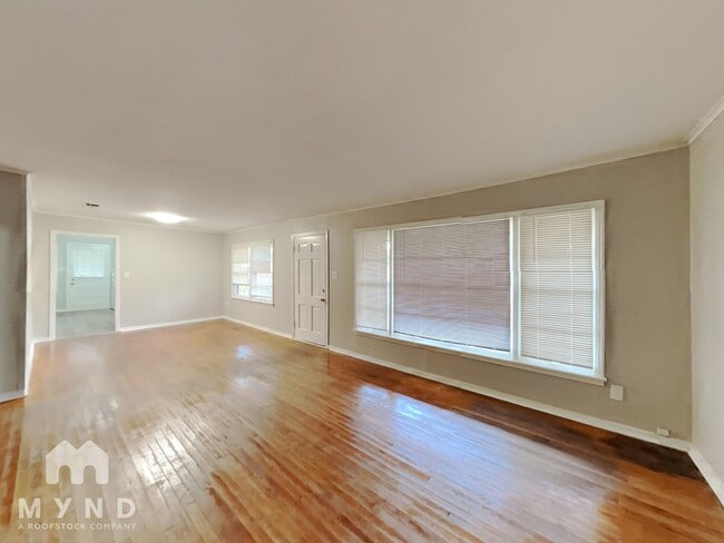 Building Photo - 302 Mc Cartney Blvd