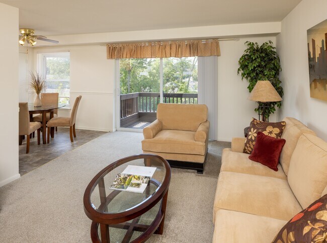 Foto del edificio - Top Of The Hill Apartments