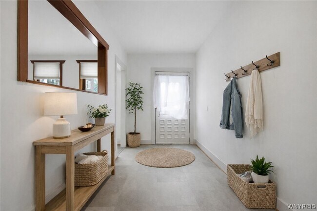 Building Photo - 444 W Ferry St