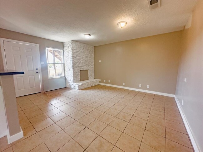 Building Photo - 10211 Brownie Dr
