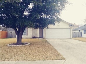 Building Photo - 211 Wild Buffalo Dr