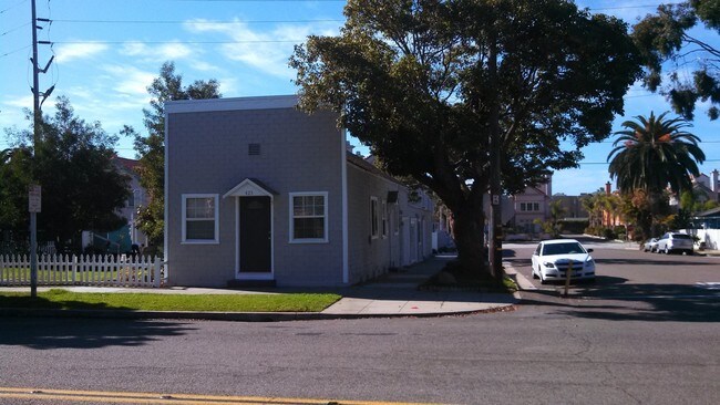 Foto del edificio - 421-423 S Tremont St