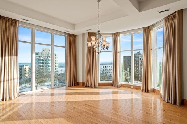 Foto del edificio - 1313 N Franklin Pl