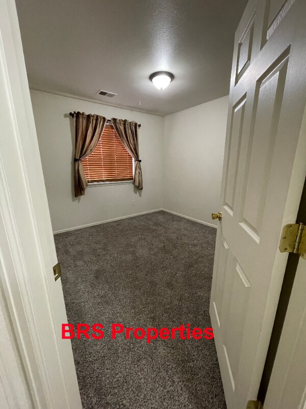 Foto del edificio - 1737 Christopher Way