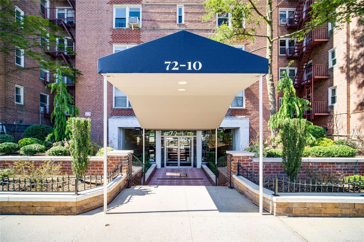 Primary Photo - 72-10-72112 112th St