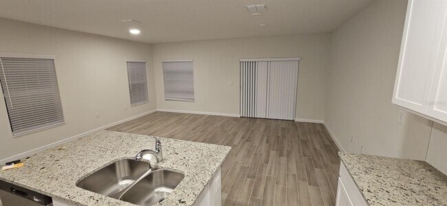 Foto del edificio - 2878 Narcoossee Cmns Wy