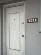 Building Photo - 2225 NE 123rd St