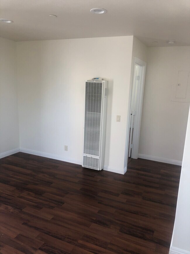 Sala de estar - 1033 Beverly St