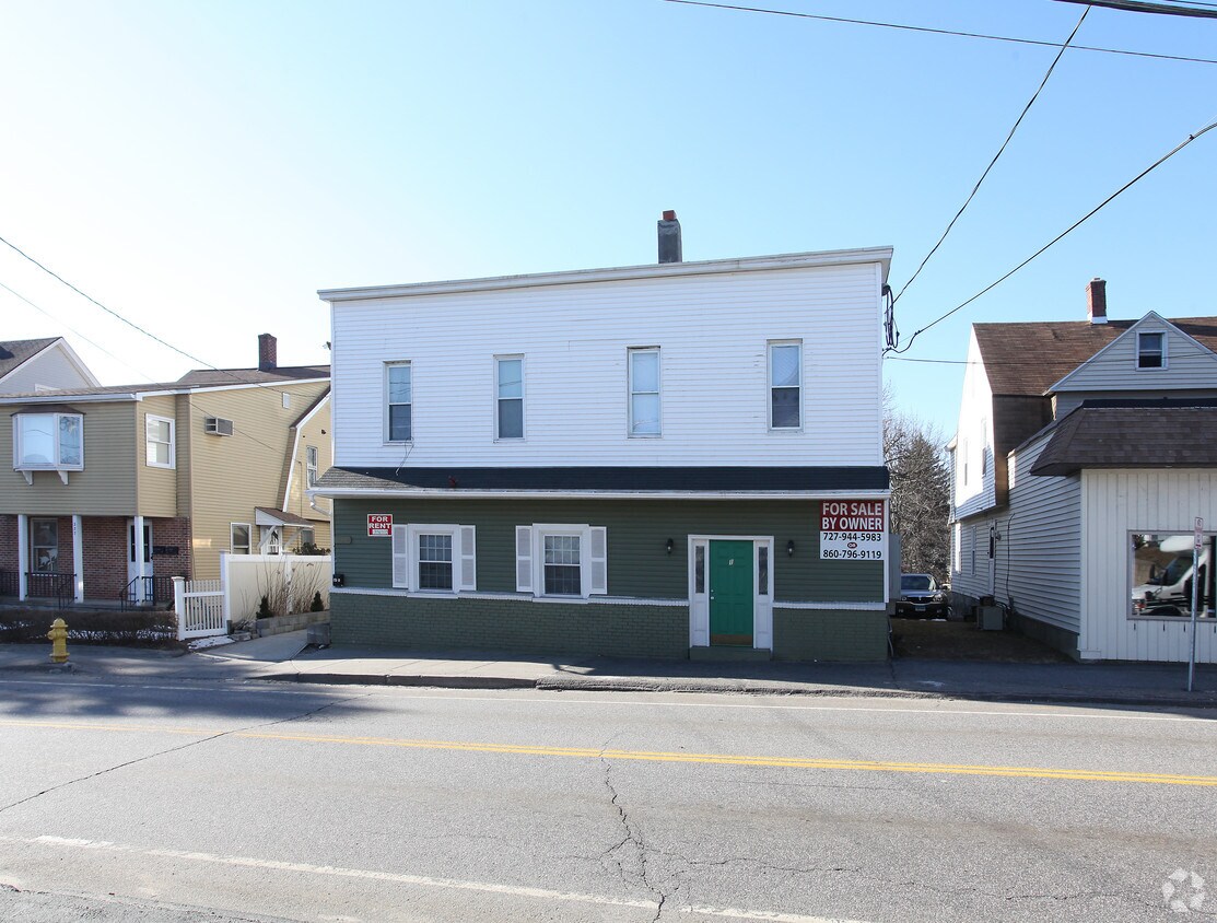 Building Photo - 243 N Elm St