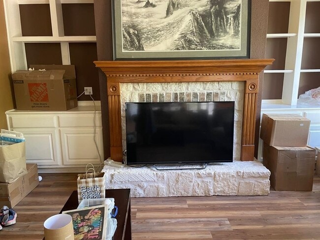Building Photo - 8028 Bottlebrush Dr