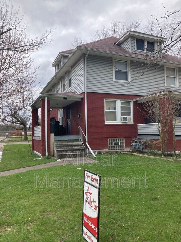 11211125 West Ave Unit 1125 West Ave (Back 3), Elyria, OH 44035 Condo for Rent in Elyria, OH