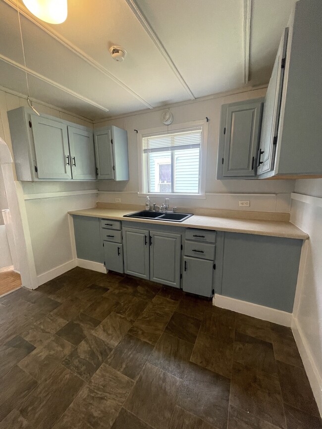 Building Photo - 1023 DeMaude