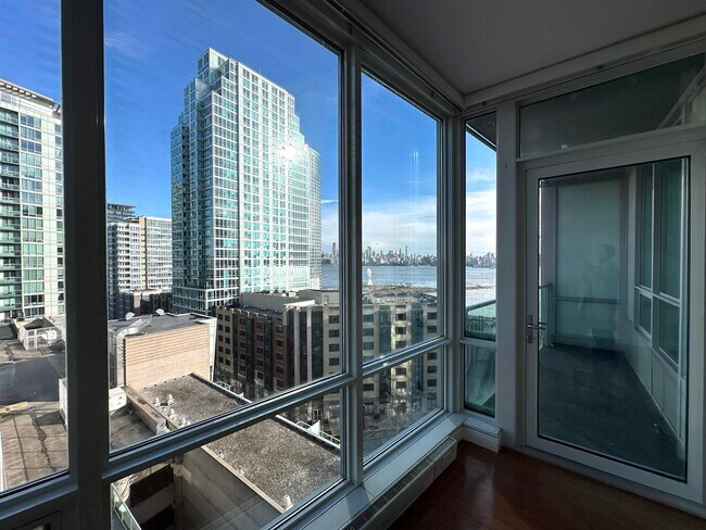 Foto del edificio - 20 Newport Pkwy
