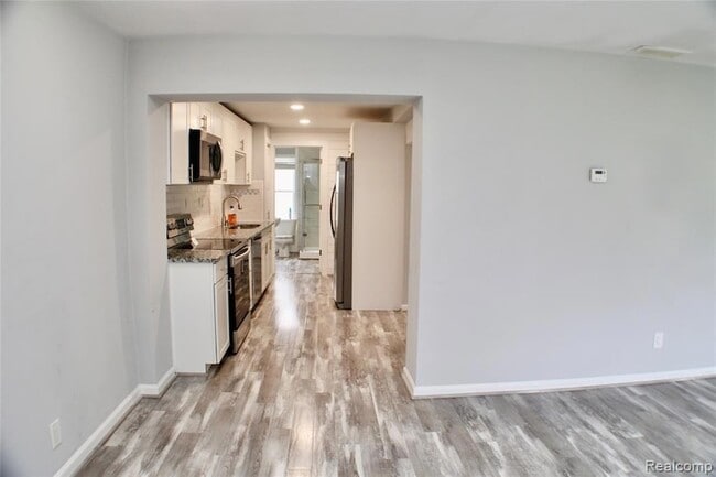 Building Photo - 48677 Sugarbush Rd