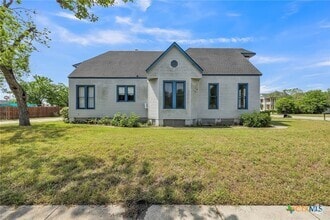 Building Photo - 811 Terrell St