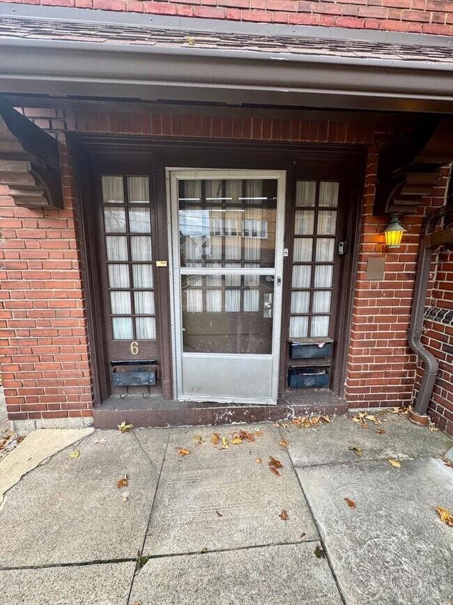 Foto del edificio - 1939 Crafton Blvd