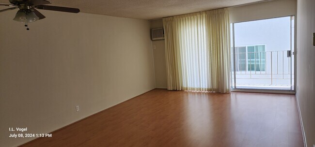 Foto del edificio - 626 N Flores St