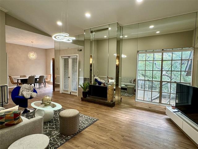 Building Photo - 10423 High Hollows Dr