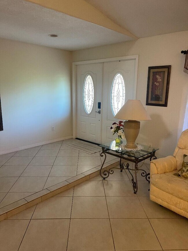 Foto del edificio - 412 SW Sansom Ln