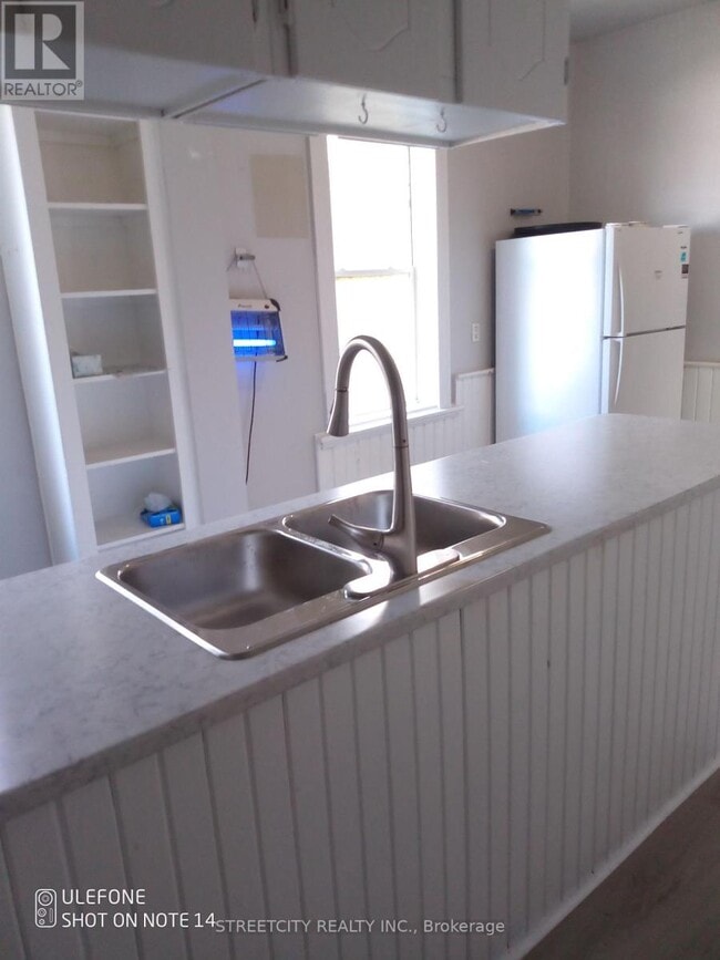 Building Photo - 37 Empress Ave