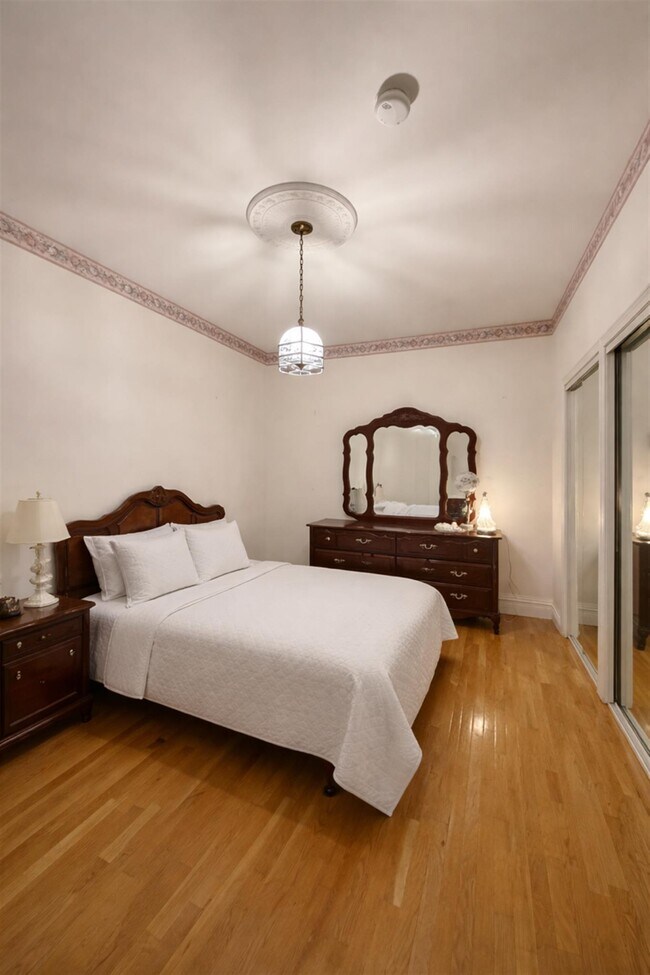 Foto del edificio - 107 2nd St