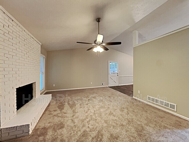 Foto del edificio - 322 Hardwood Ln NW