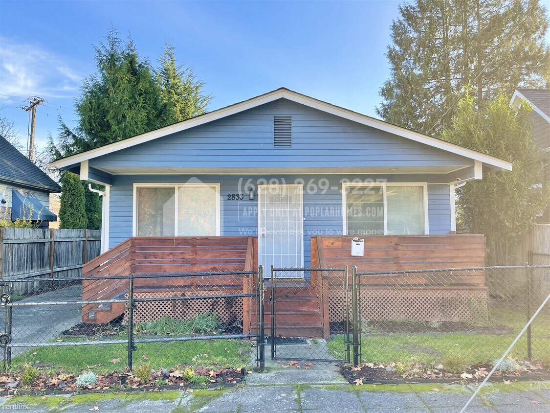 Foto principal - 3 br, 2 bath House - 2833 E Arthur Place -