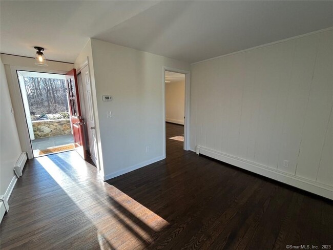 Building Photo - 115 Seir Hill Rd