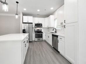 Building Photo - Legacy Ballantyne Apartments
